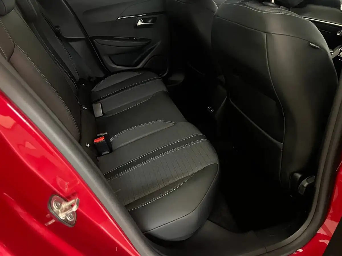 2020-peugeot-208-12-puretech-allure-100bhp-big-33