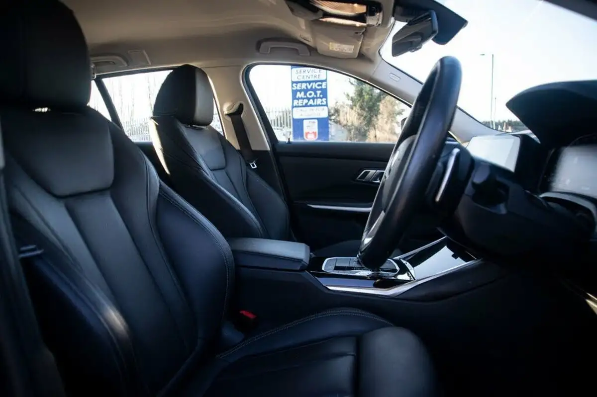 2022-bmw-3-series-20td-320d-se-pro-touring-5d-big-29