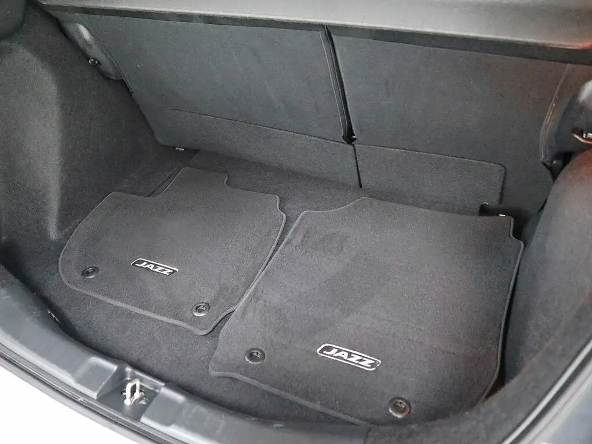 2019-honda-jazz-13-i-vtec-ex-navi-cvt-big-23
