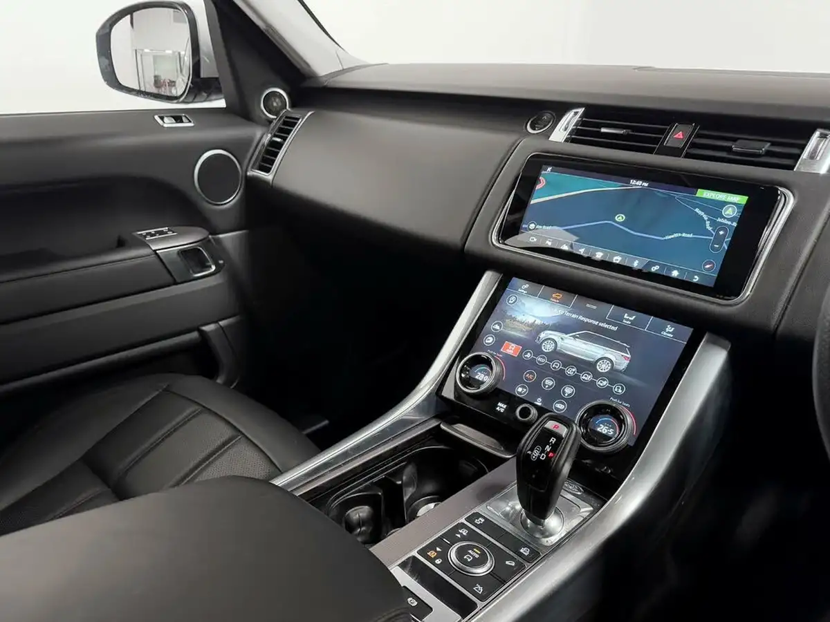 2020-land-rover-range-rover-sport-30-p400-hse-big-32
