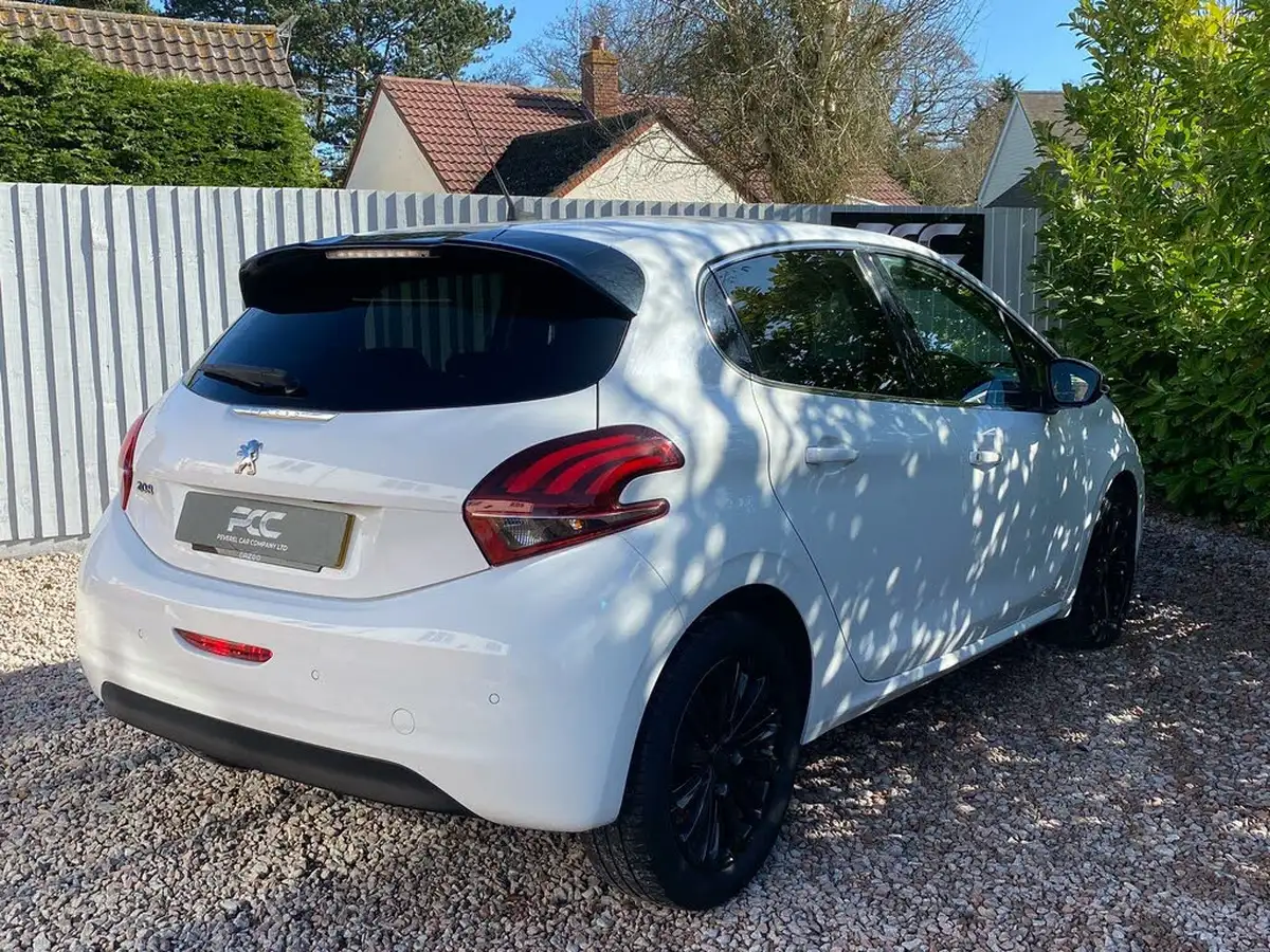 2018-peugeot-208-16bluehdi-allure-75bhp-big-9