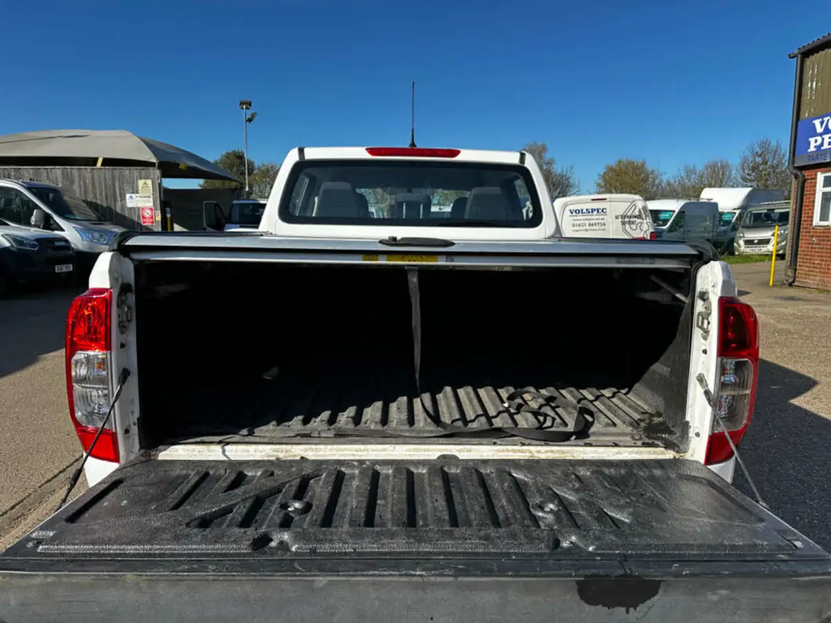 2018-nissan-navara-23dci-acenta-double-big-8