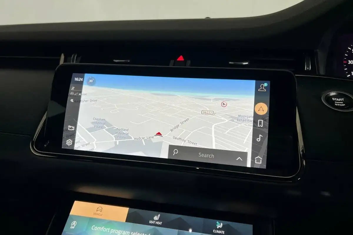 2022-land-rover-range-rover-evoque-15-p300e-r-dynamic-hse-big-30