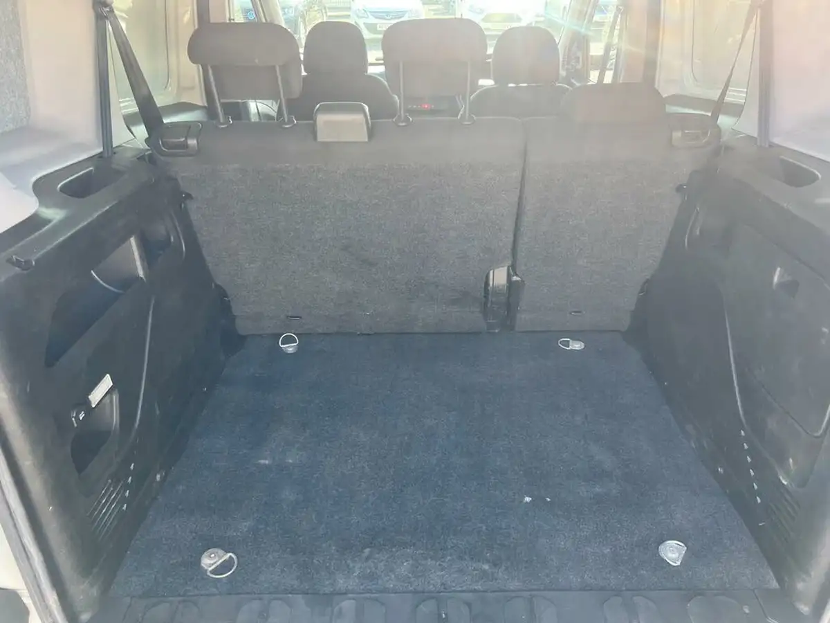 2017-vauxhall-combo-13cdti-2300-95pseu6-l1h1-5-seats-crew-big-22