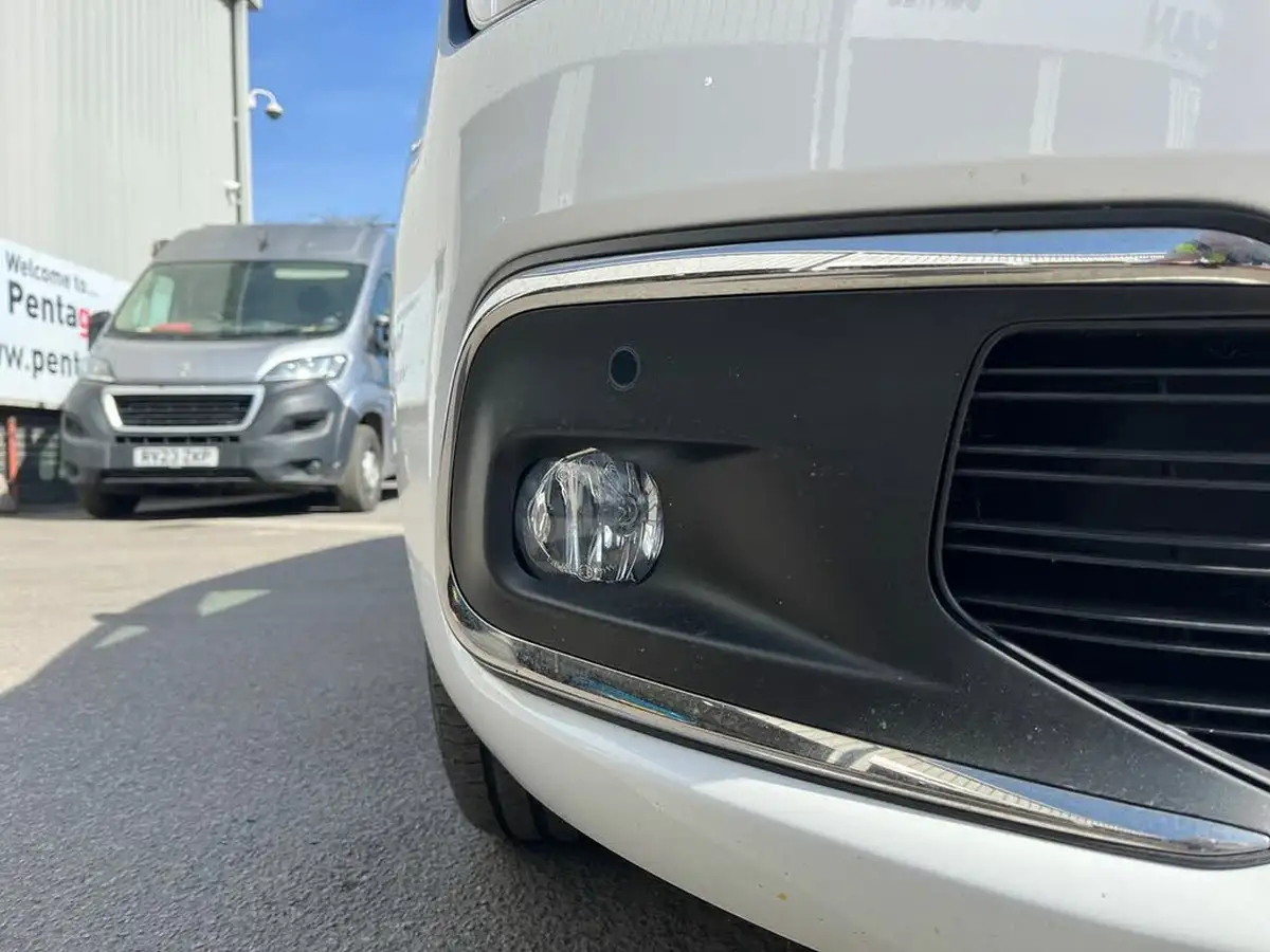2022-citroen-grand-c4-spacetourer-12-puretech-sense-eat8-big-18