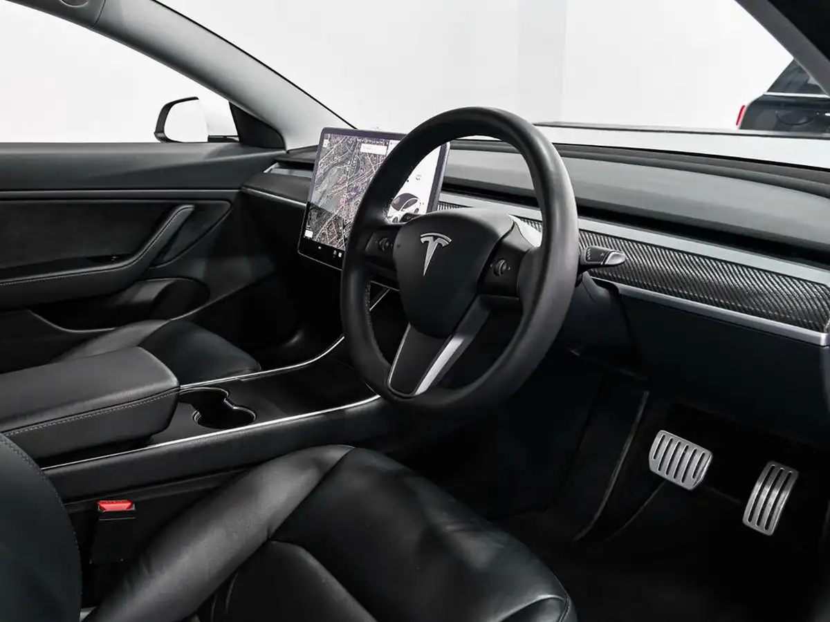 2020-tesla-model-3-e-performance-big-1