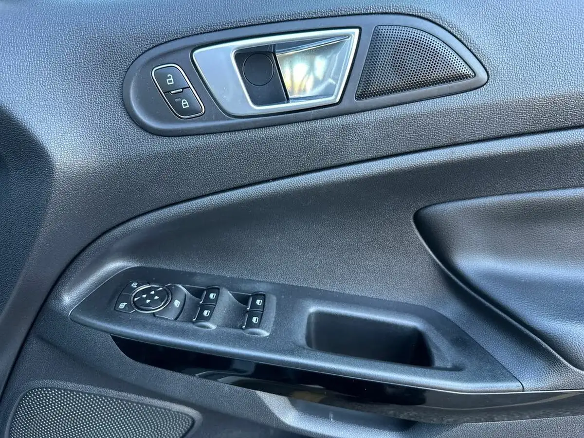 2022-ford-ecosport-10t-st-line-125ps-big-24