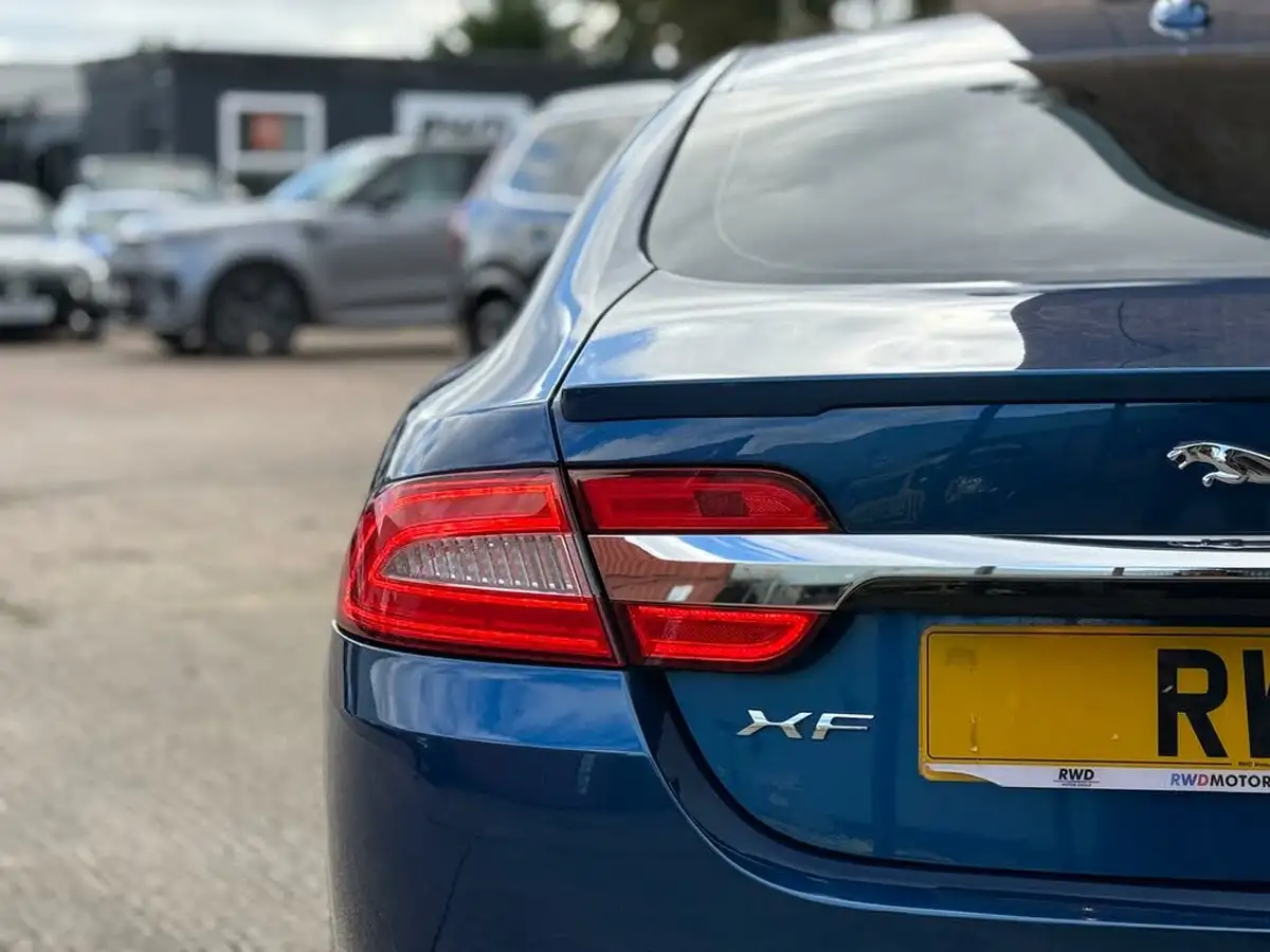 2012-jaguar-xf-50-xfr-big-9