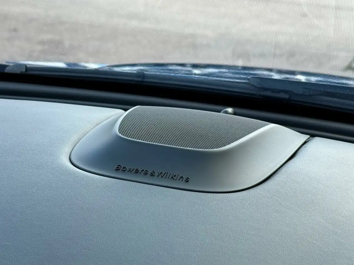 2012-jaguar-xf-50-xfr-big-37