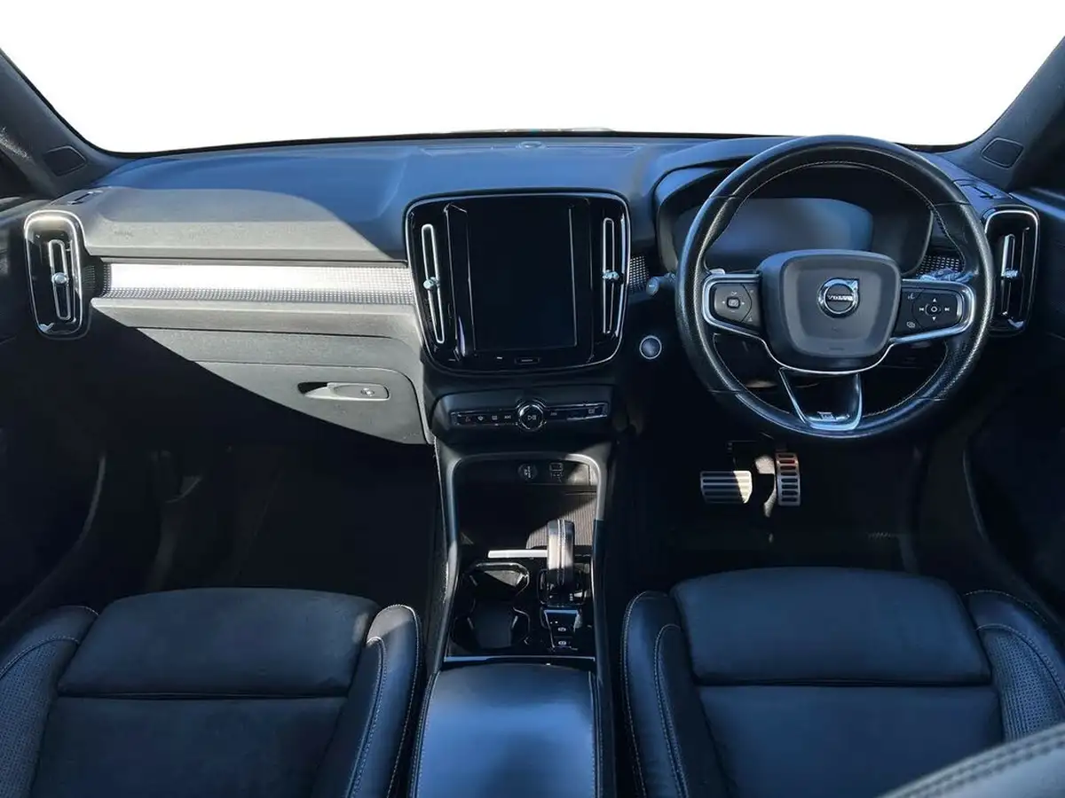2020-volvo-xc40-20-t4-r-design-awd-big-8