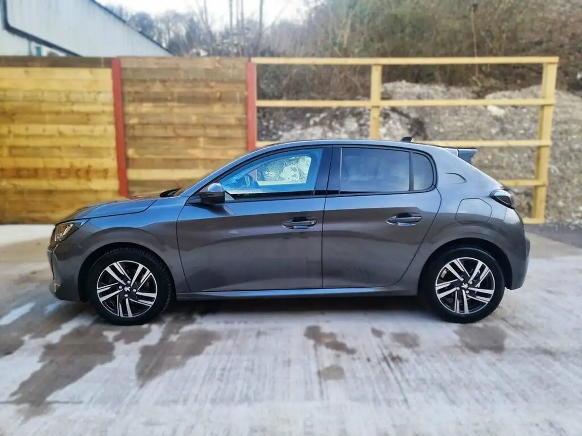 2021-peugeot-208-12-puretech-allure-premium-100bhp-eat8-big-5