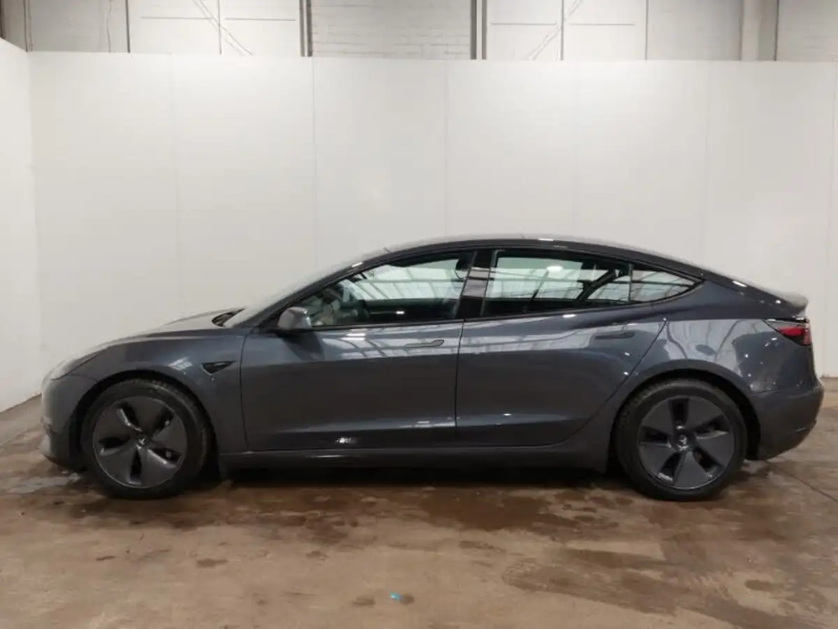2021-tesla-model-3-e-long-range-4x4-big-3