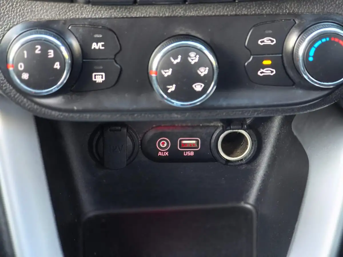 2016-kia-ceed-16crdi-1-hatchback-big-38