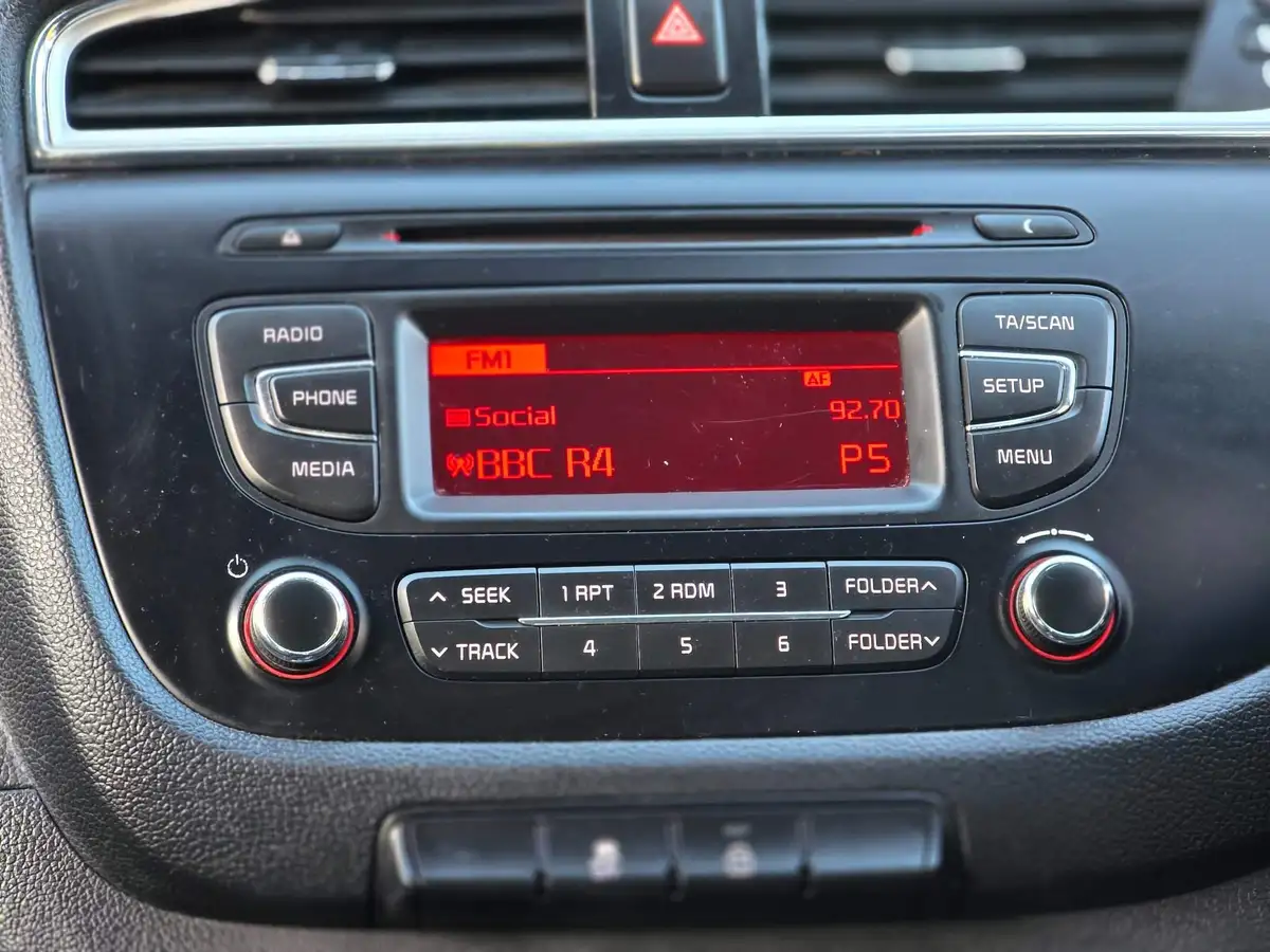 2016-kia-ceed-16crdi-1-hatchback-big-42