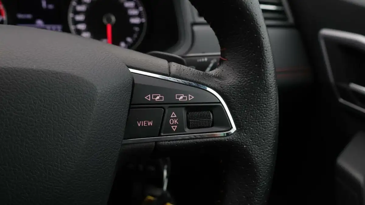 2021-seat-arona-10-tsi-fr-red-edition-dsg-big-25