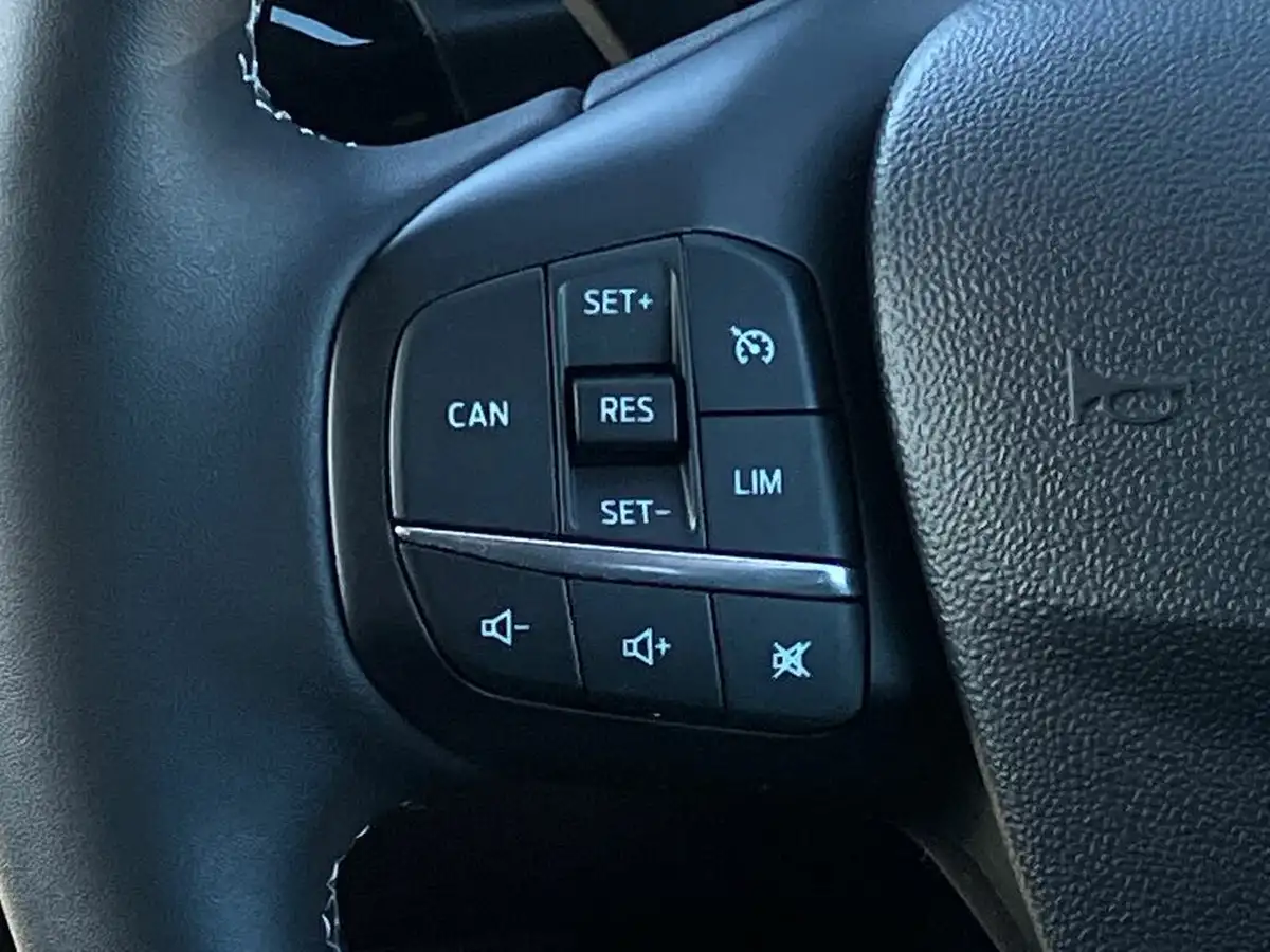 2022-ford-fiesta-10t-titanium-125ps-hybrid-mhev-big-15