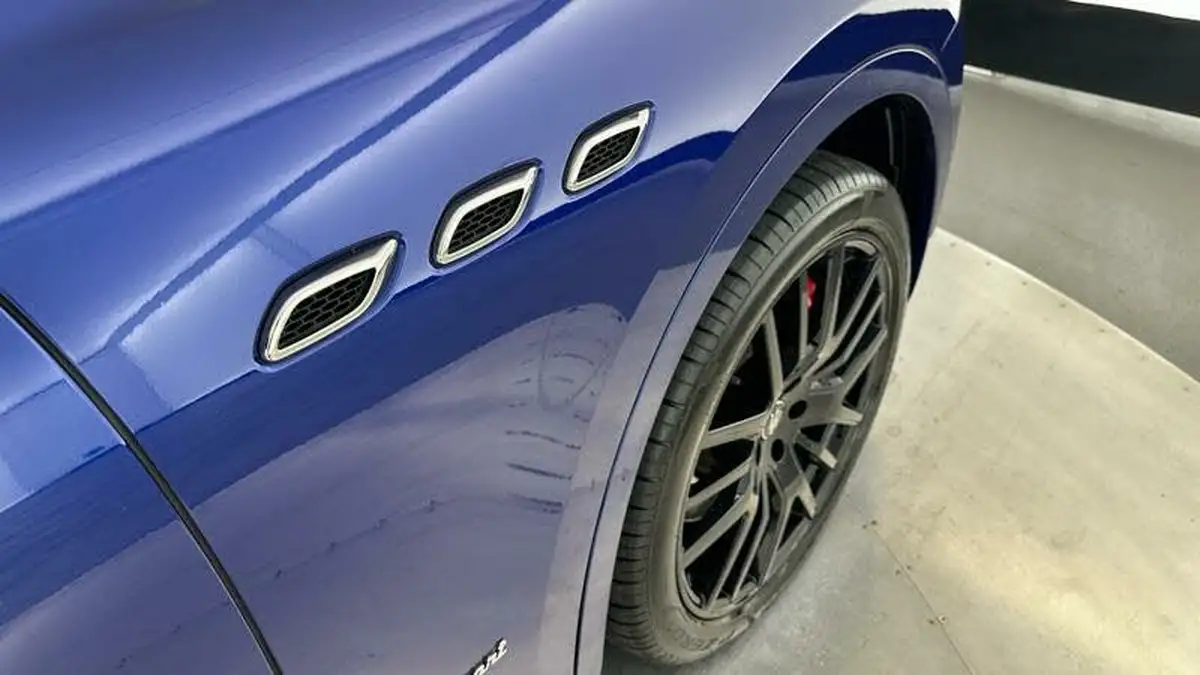 2020-maserati-levante-30-gransport-big-18