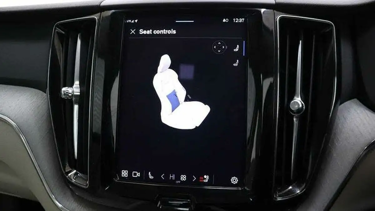 2024-volvo-xc60-20-t6-plus-big-32