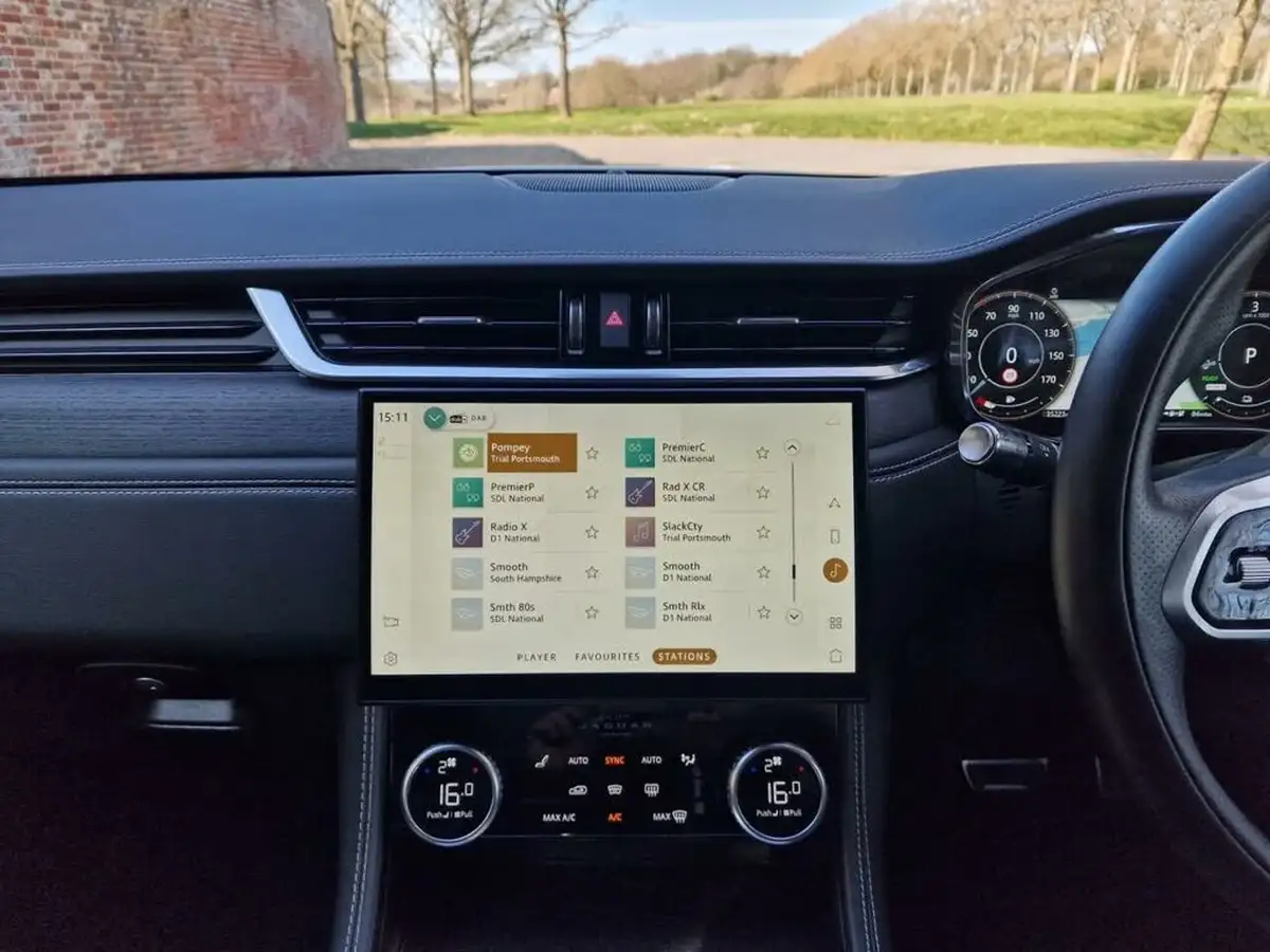 2022-jaguar-f-pace-20-p400e-r-dynamic-hse-big-16