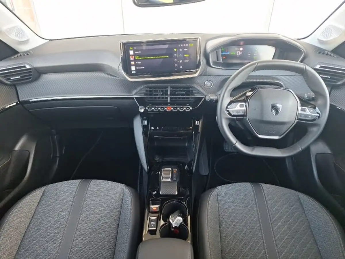 2024-peugeot-208-e-allure-136ps-50kwh-big-2