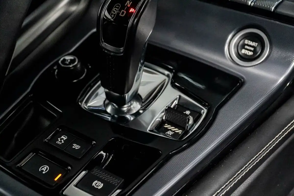 2017-jaguar-f-type-50-v8-sc-r-awd-coupe-big-35