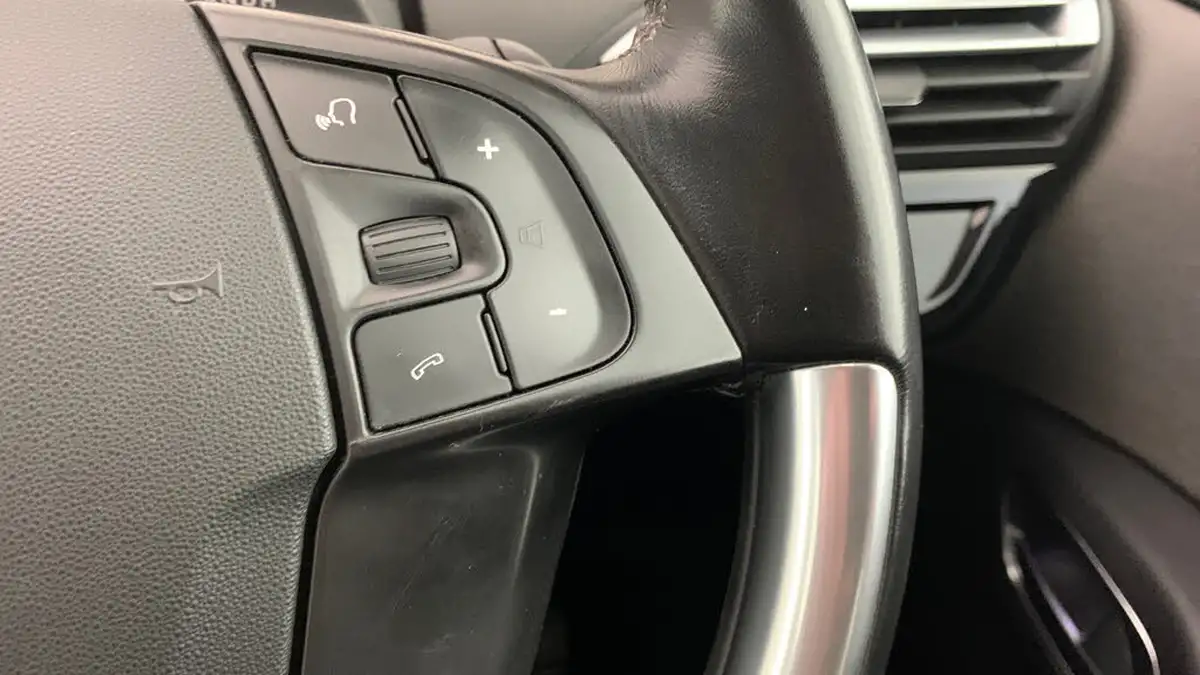 2017-citroen-c4-picasso-16bluehdi-feel-eat6-big-17