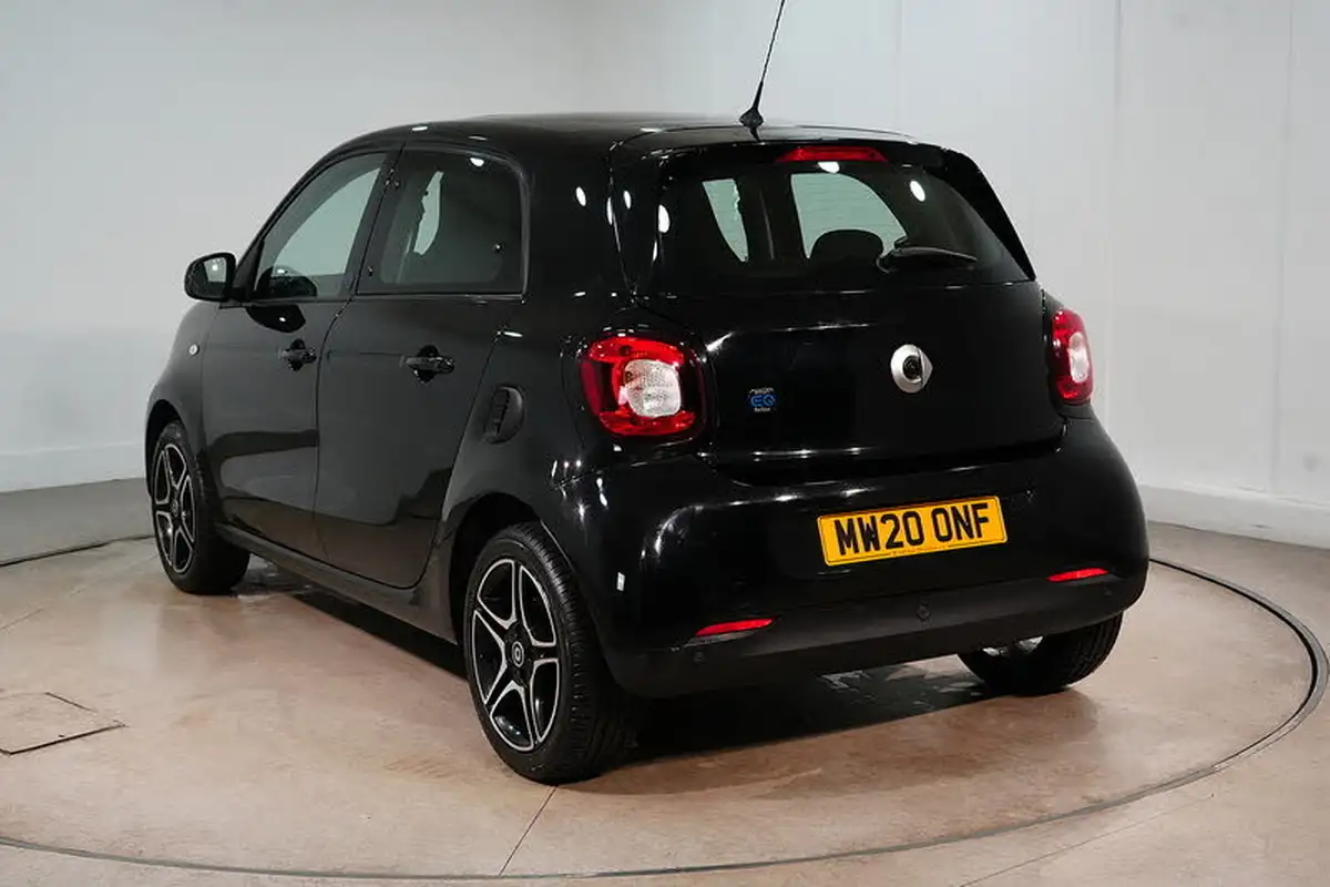 2020-smart-forfour-eq-pulse-premium-big-8