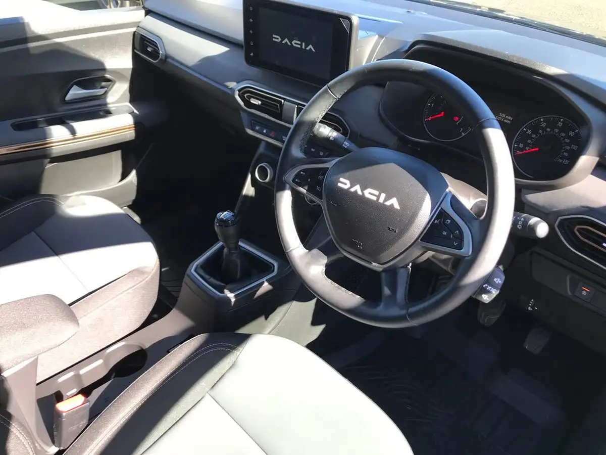 2024-dacia-jogger-10-tce-extreme-big-2