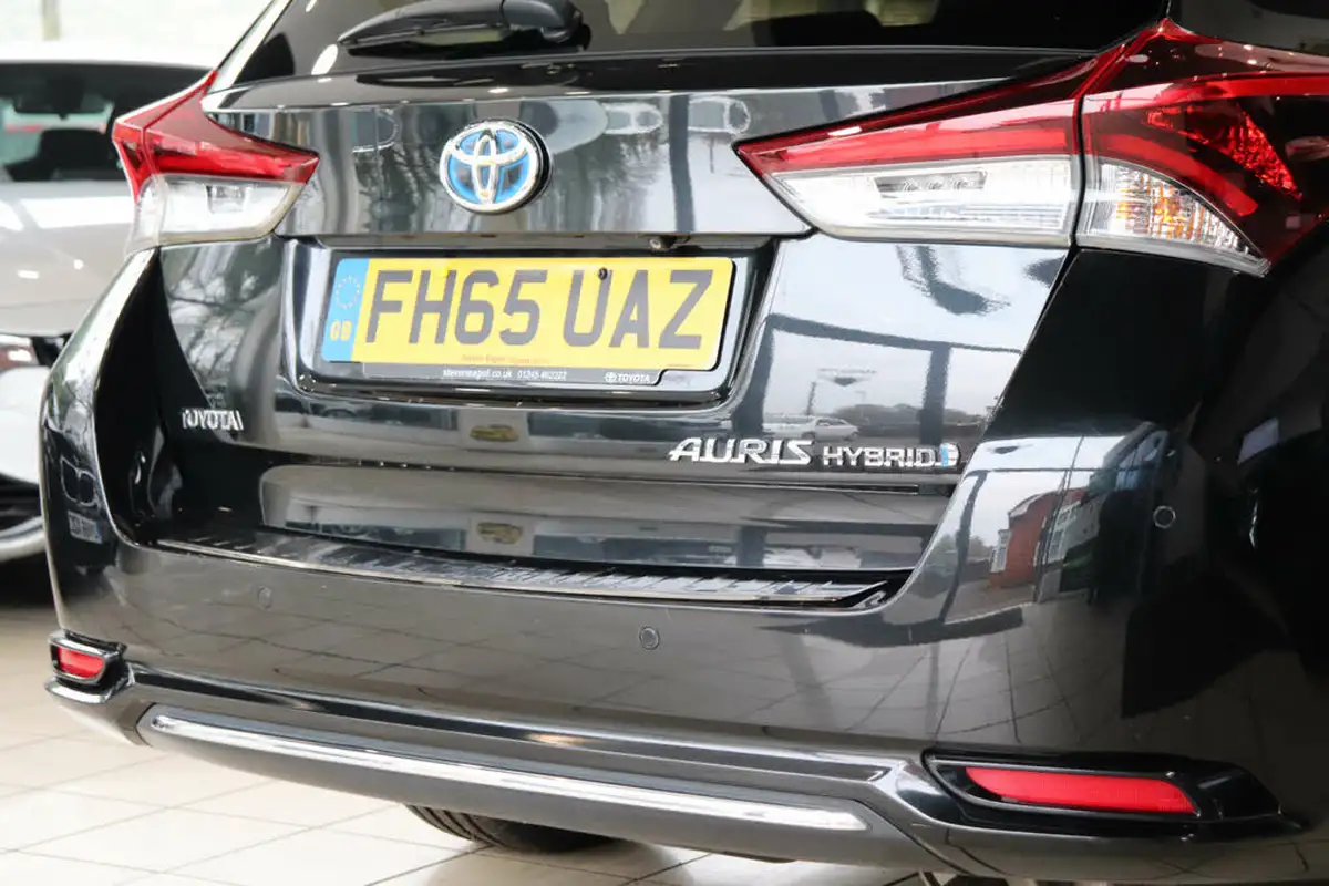 2015-toyota-auris-18-vvt-i-hsd-excel-estate-cvt-big-75