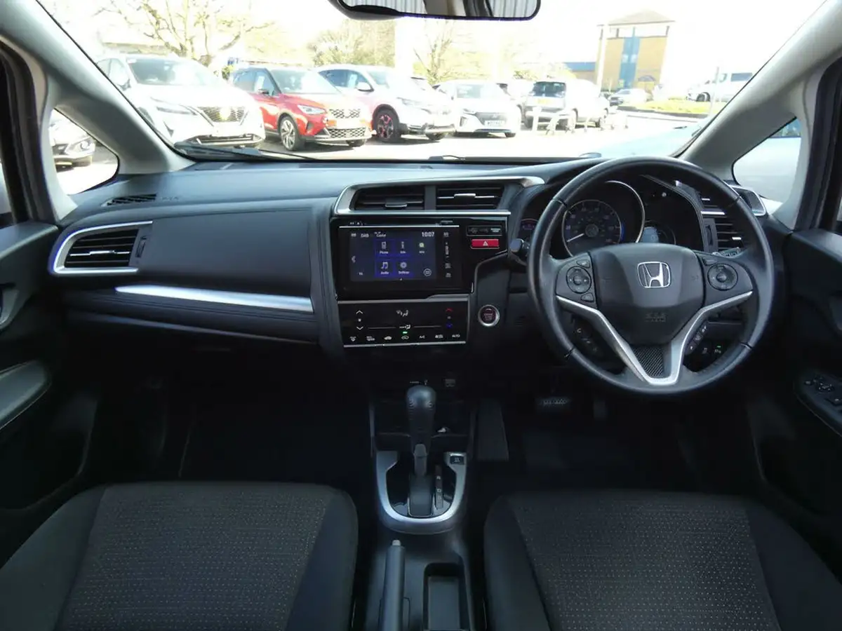 2017-honda-jazz-13-i-vtec-ex-cvt-big-15