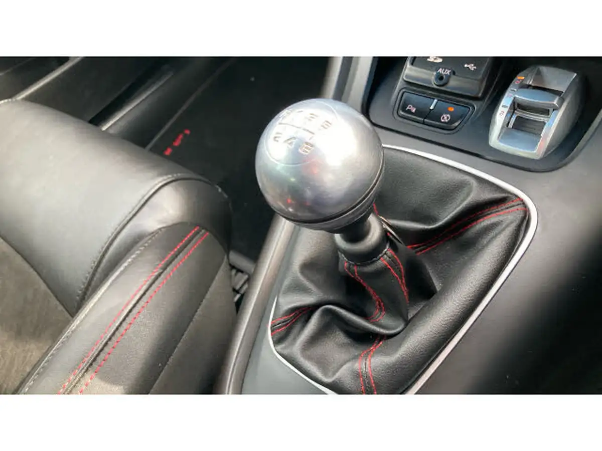2016-alfa-romeo-giulietta-14-tb-multiair-speciale-big-37