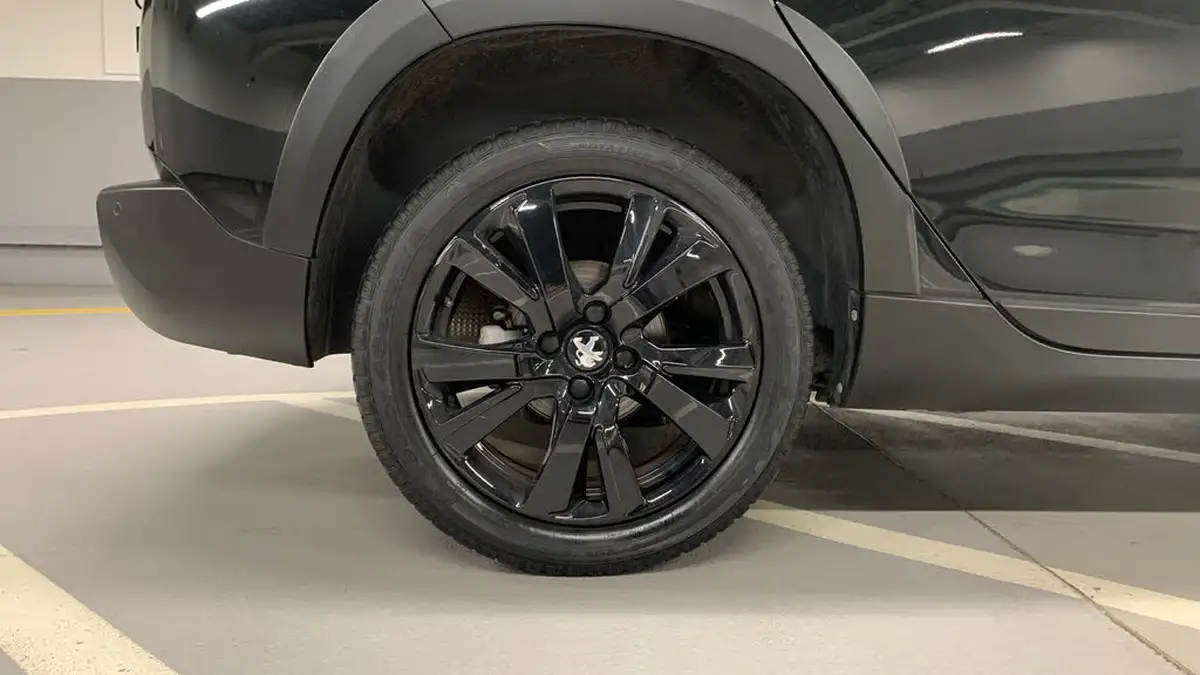 2017-peugeot-2008-suv-12-puretech-gt-line-130bhp-big-15