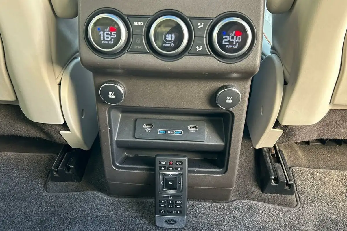 2018-land-rover-discovery-30-sd-v6-hse-luxury-big-31