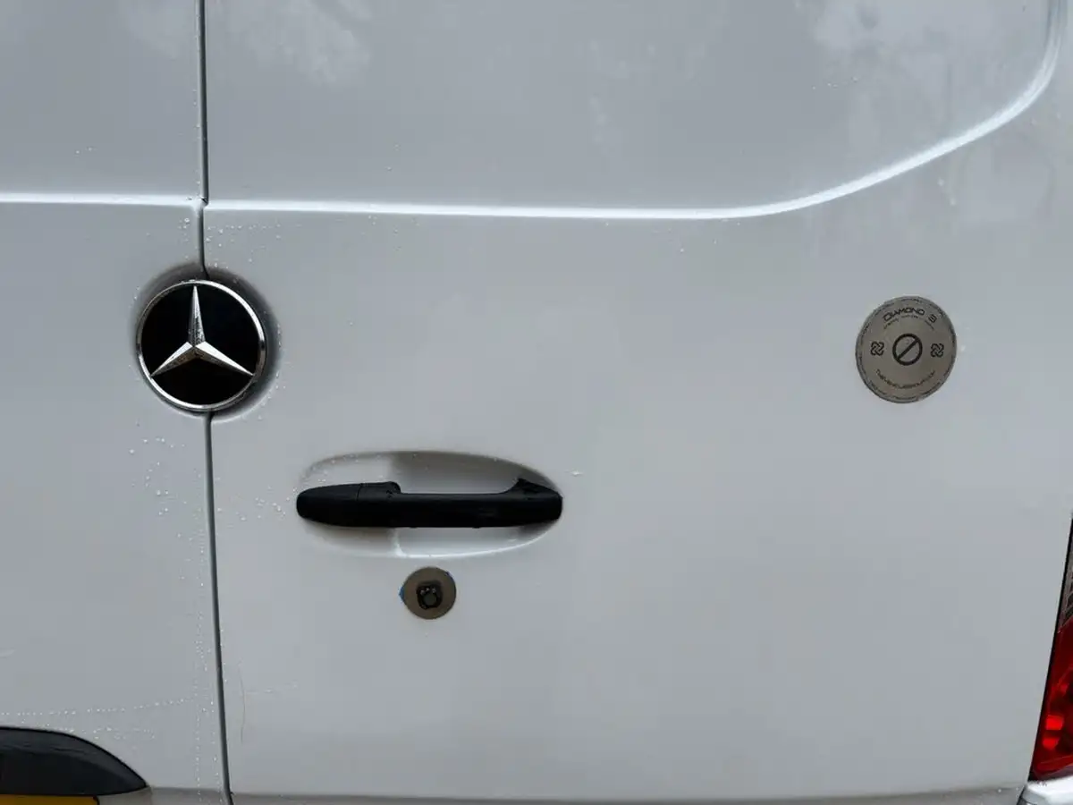 2018-mercedes-benz-sprinter-21cdi-311-l2h1-panel-van-rwd-eco-gear-360-big-17