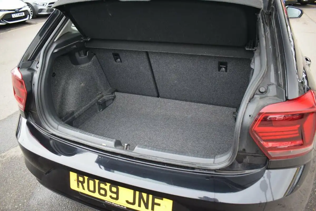 2019-volkswagen-polo-10-tsi-se-big-15