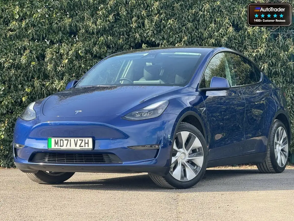 2022-tesla-model-y-e-long-range-big-31