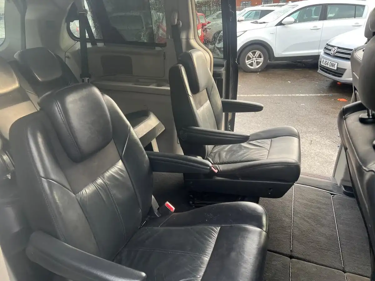 2010-chrysler-grand-voyager-28td-limited-2777cc-big-54