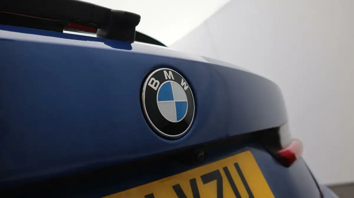 2021-bmw-3-series-20-330e-m-sport-touring-5d-big-21