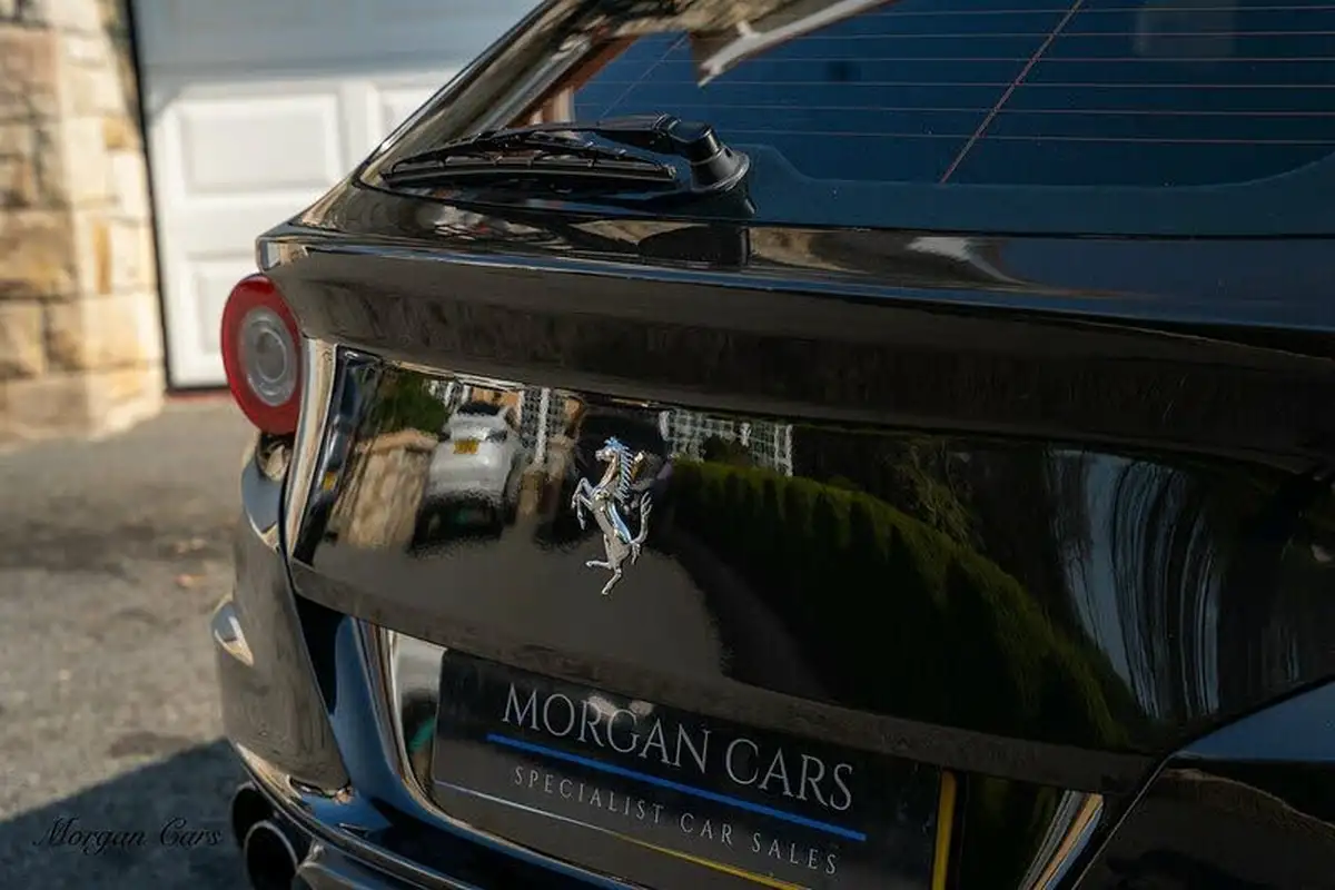 2016-ferrari-ff-63-big-13