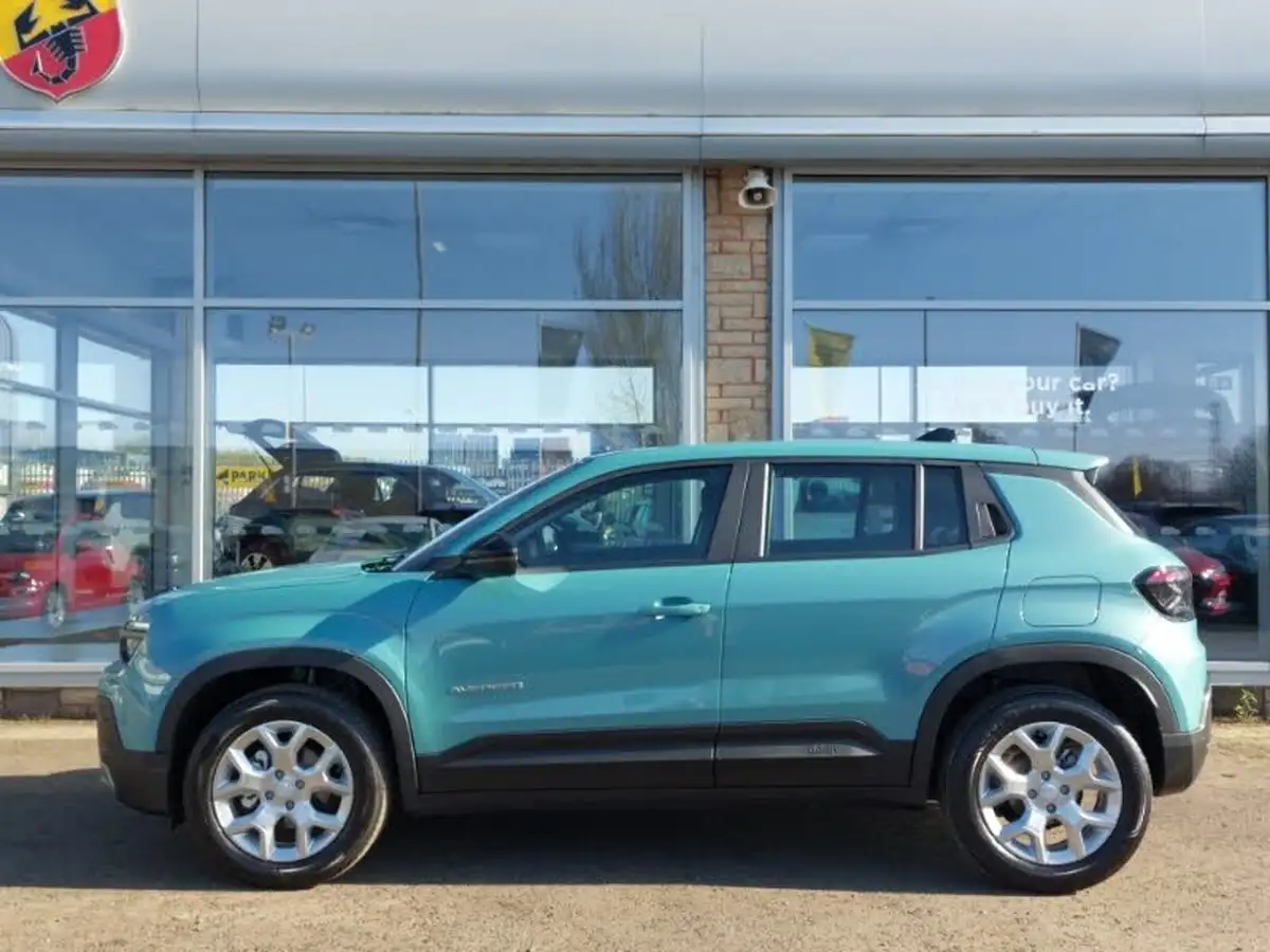 2025-jeep-avenger-12-gse-altitude-big-3