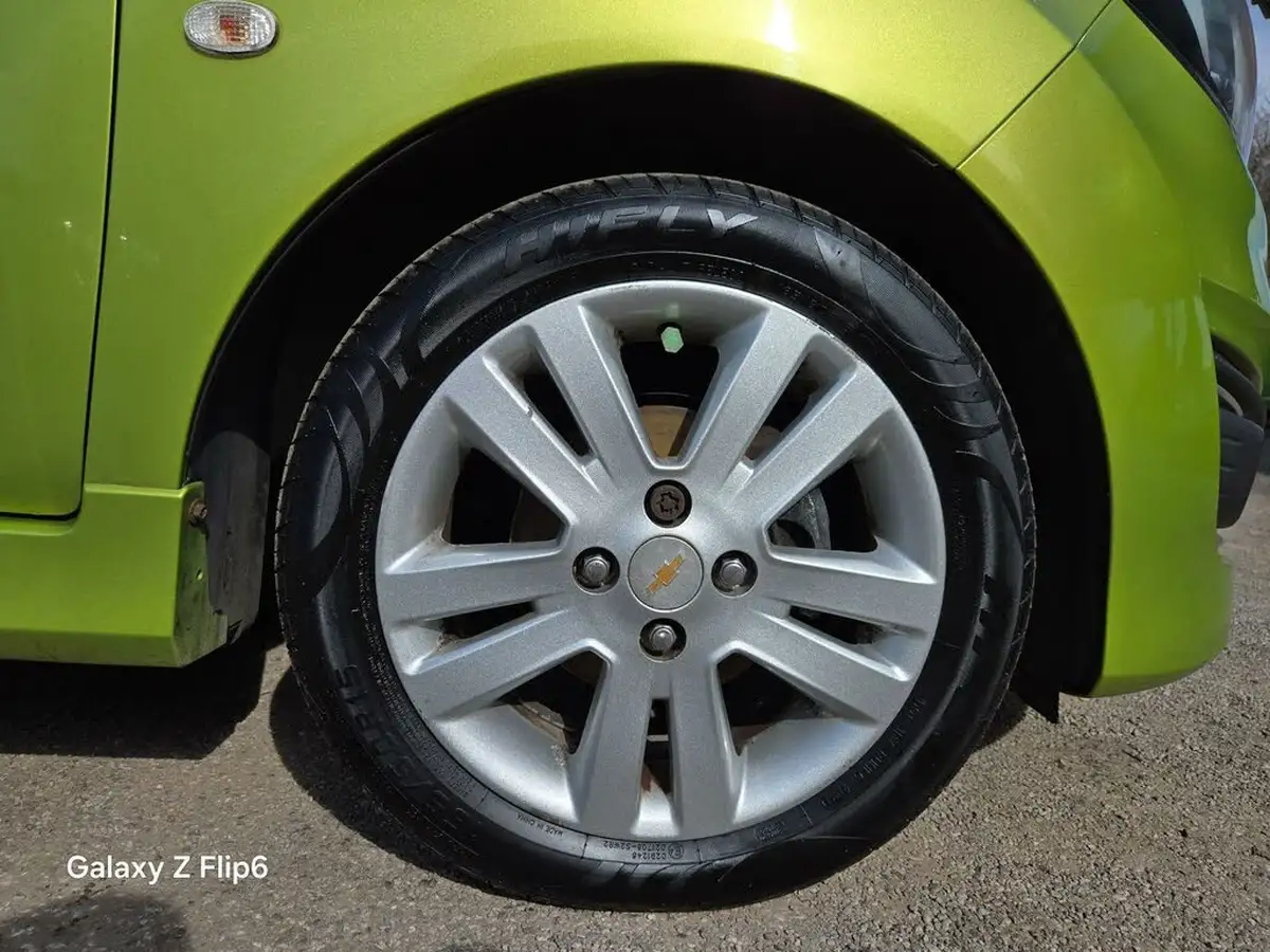 2014-chevrolet-spark-12-ltz-big-9