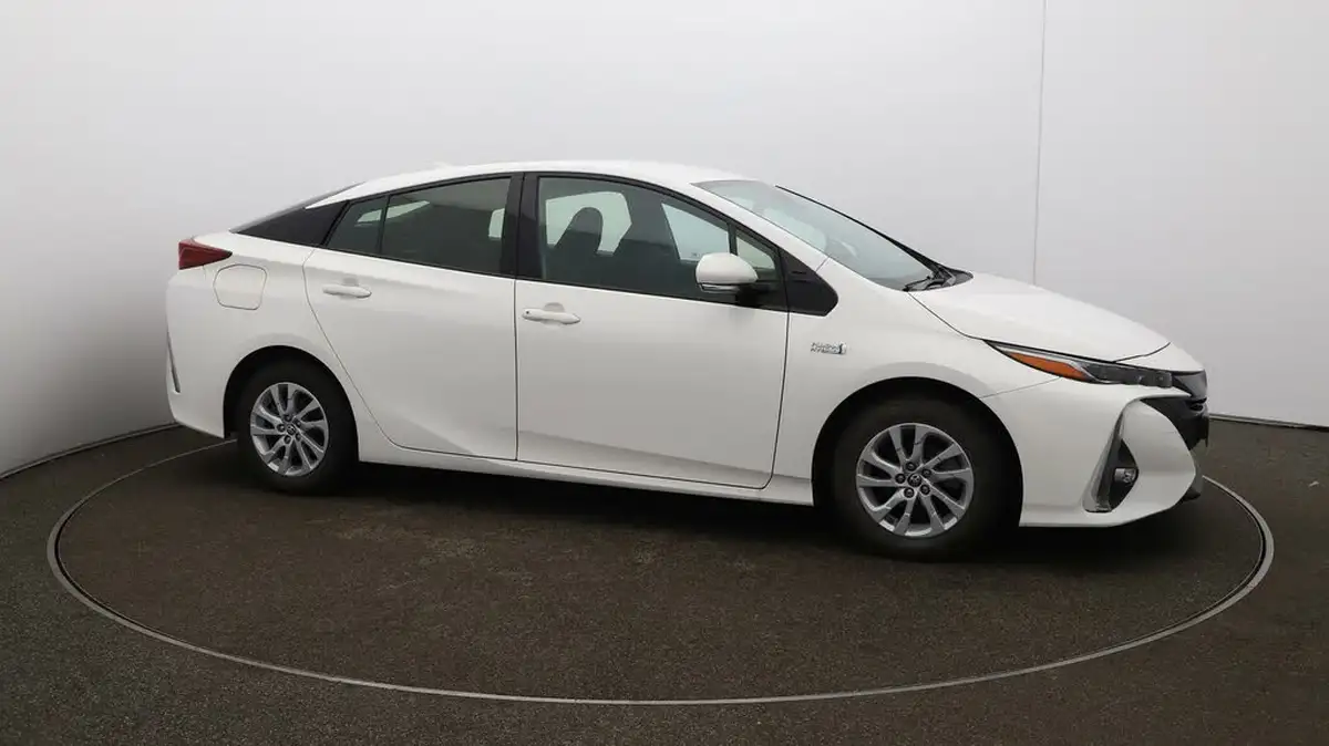 2018-toyota-prius-18-vvt-i-business-edition-plus-ss-big-44
