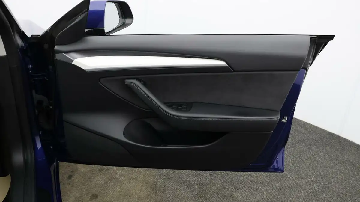 2021-tesla-model-3-e-long-range-4x4-big-14