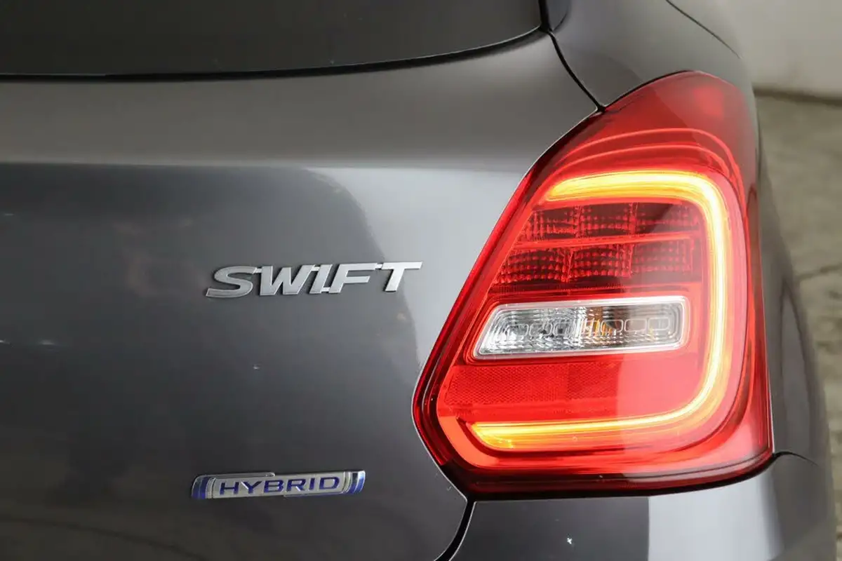 2022-suzuki-swift-12-dualjet-sz5-big-10