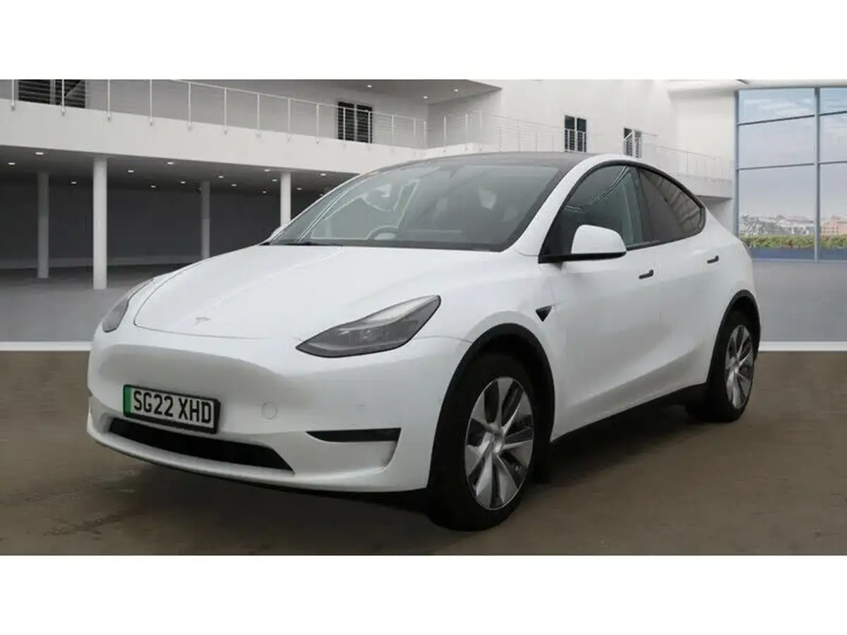 2022-tesla-model-y-e-long-range-big-1