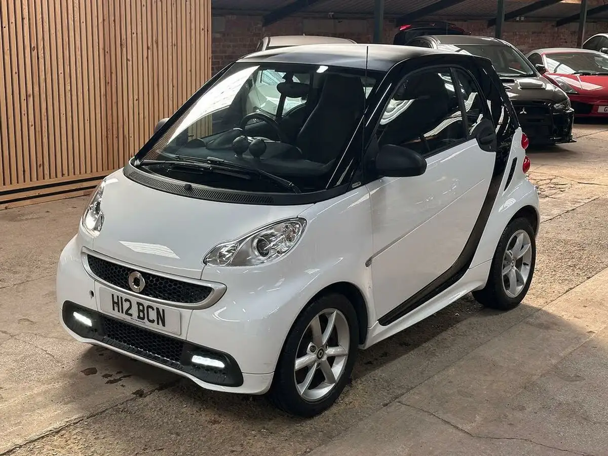 2014-smart-fortwo-10-edition-21-coupe-big-2