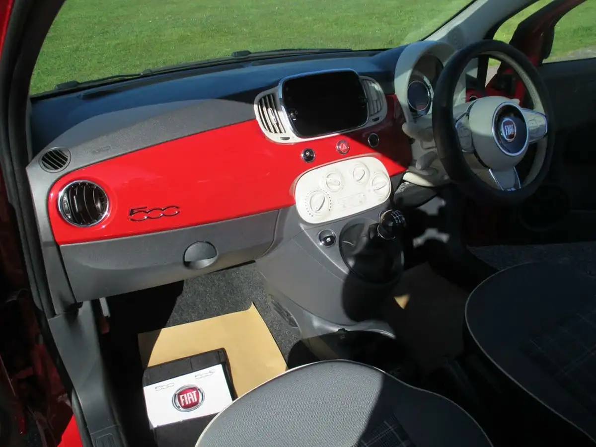2017-fiat-500-12-lounge-big-14