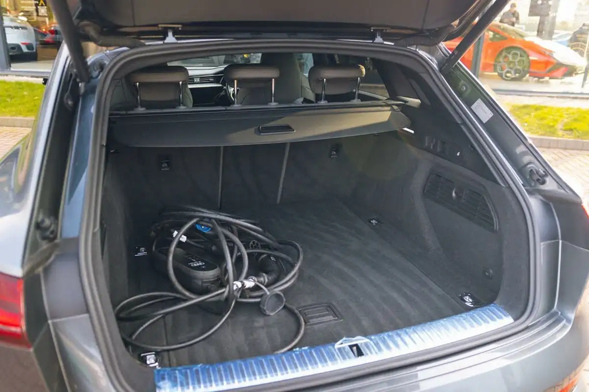 2021-audi-e-tron-50e-vorsprung-station-wagon-big-47