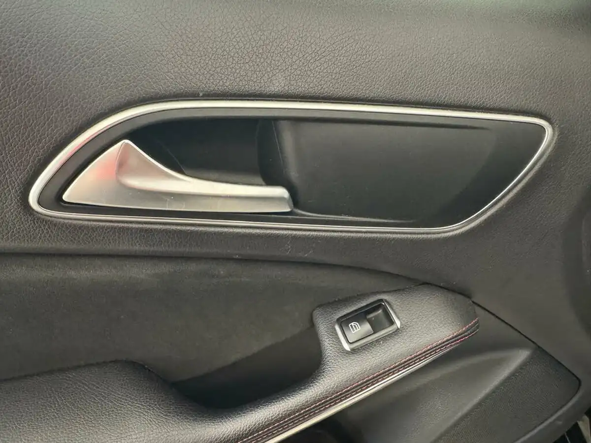 2019-mercedes-benz-gla-class-16-gla-180-amg-line-edition-big-9