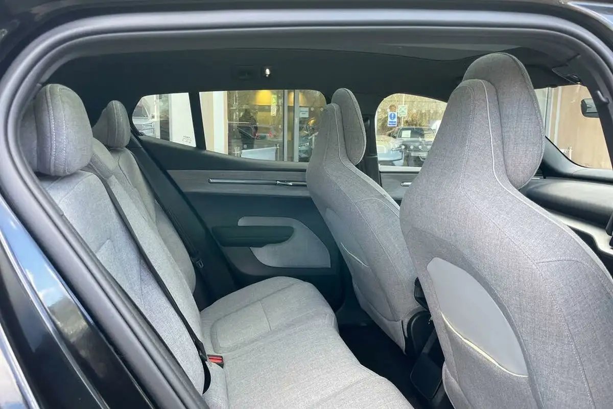 2024-volvo-ex30-e-single-motor-ultra-big-21